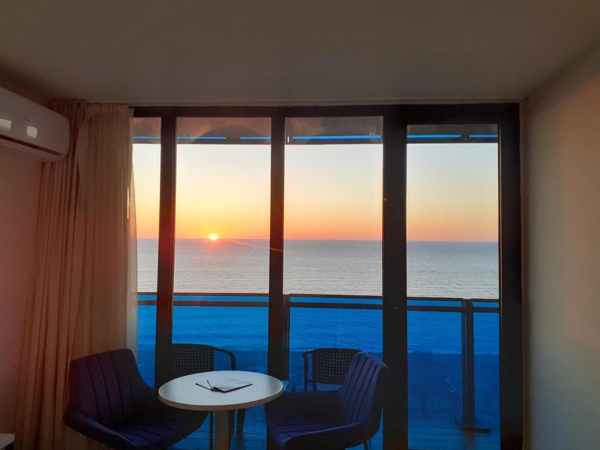 Only Front Sea View, No Side View, Wonderful Panorama, High Floor, Location Guarantee Aparthotel Batumi Exterior photo